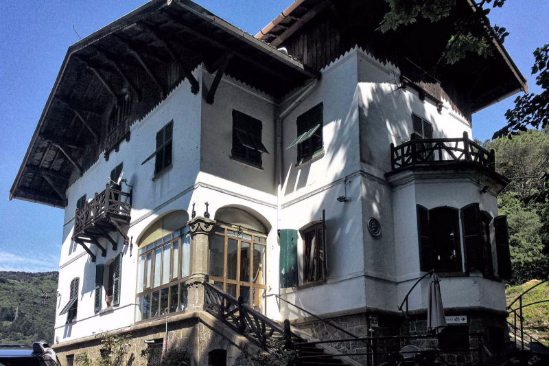  Villa Costalta immersa nel verde sulla collina di Mele